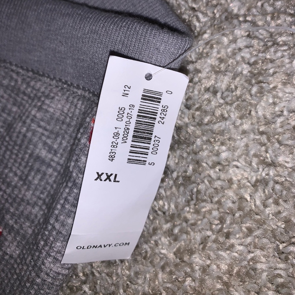 BRAND NWT Old Navy Gray Candy Cane Cropped Pants - Picture 7 of 10